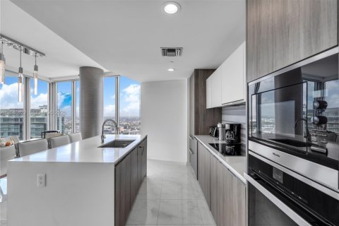 Condominio en alquiler en Miami, Florida, 3 dormitorios, 160.81 m2 № 2269115 - foto 9