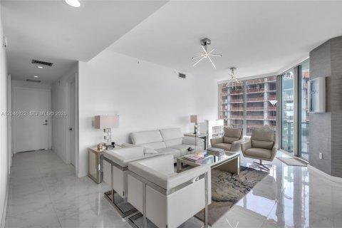 Condominio en alquiler en Miami, Florida, 3 dormitorios, 160.81 m2 № 2269115 - foto 6
