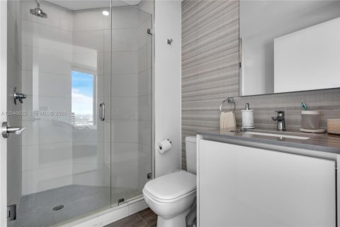 Condominio en alquiler en Miami, Florida, 3 dormitorios, 160.81 m2 № 2269115 - foto 23