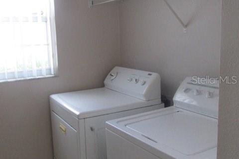 Casa en alquiler en Kissimmee, Florida, 4 dormitorios, 160.81 m2 № 1755322 - foto 6