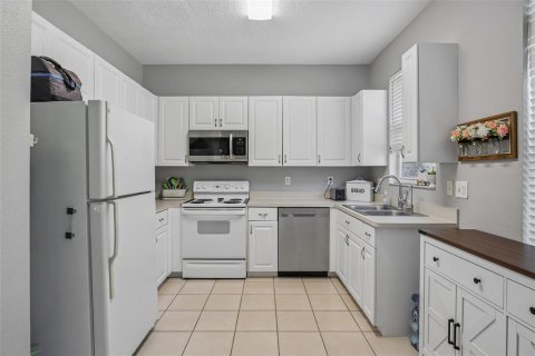 Adosado en venta en Zephyrhills, Florida, 3 dormitorios, 166.95 m2 № 2200526 - foto 5