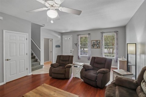 Adosado en venta en Zephyrhills, Florida, 3 dormitorios, 166.95 m2 № 2200526 - foto 4