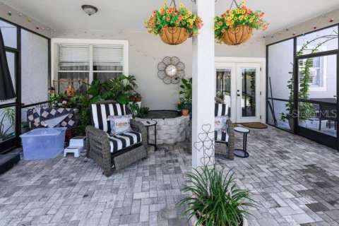 Villa ou maison à vendre à Sorrento, Floride: 4 chambres, 246.75 m2 № 1858028 - photo 12