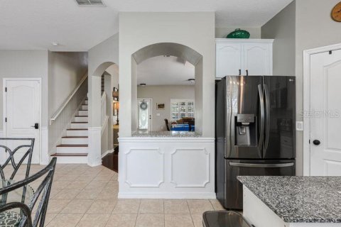 Villa ou maison à vendre à Sorrento, Floride: 4 chambres, 246.75 m2 № 1858028 - photo 5