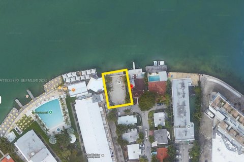 Terreno en venta en Miami Beach, Florida № 1987217 - foto 1
