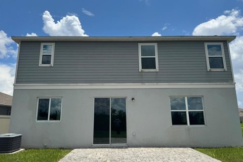 House in Winter Haven, Florida 4 bedrooms, 280.19 sq.m. № 2215466 - photo 16