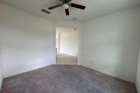 House in Winter Haven, Florida 4 bedrooms, 280.19 sq.m. № 2215466 - photo 5