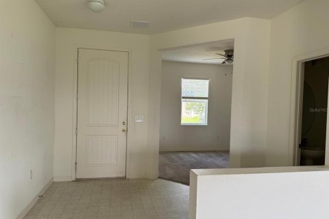 House in Winter Haven, Florida 4 bedrooms, 280.19 sq.m. № 2215466 - photo 7