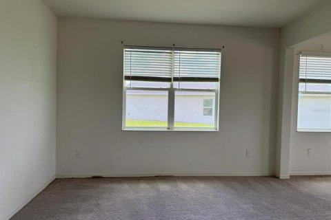 House in Winter Haven, Florida 4 bedrooms, 280.19 sq.m. № 2215466 - photo 8