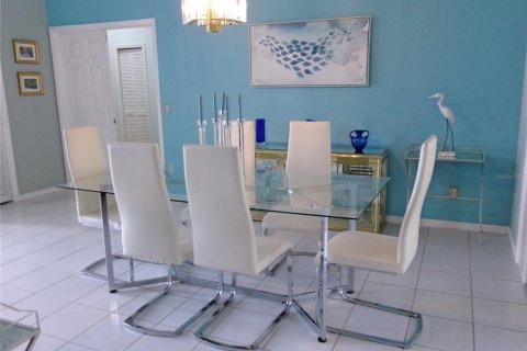 Villa ou maison à vendre à Kissimmee, Floride: 4 chambres, 192.87 m2 № 2415536 - photo 4