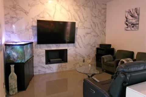 Villa ou maison à vendre à Kissimmee, Floride: 4 chambres, 192.87 m2 № 2415536 - photo 6
