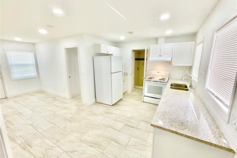 Copropriété à louer à Holiday, Floride: 1 chambre, 65.77 m2 № 2107462 - photo 2