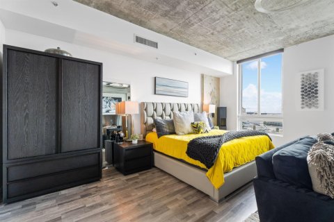 Condo in West Palm Beach, Florida, 1 bedroom  № 2081445 - photo 2
