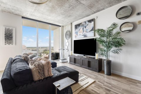 Condo in West Palm Beach, Florida, 1 bedroom  № 2081445 - photo 3