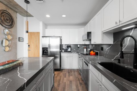 Condo in West Palm Beach, Florida, 1 bedroom  № 2081445 - photo 13