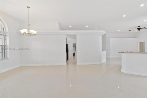 Casa en alquiler en Parkland, Florida, 4 dormitorios, 217.76 m2 № 1951605 - foto 4