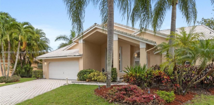 Casa en Parkland, Florida 4 dormitorios, 217.76 m2 № 1951605