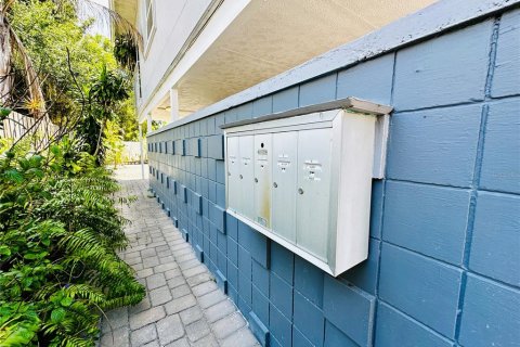 Propiedad comercial en venta en Sarasota, Florida, 6 dormitorios, 263.1 m2 № 1249653 - foto 29