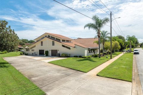 Townhouse in Titusville, Florida 3 bedrooms, 133.41 sq.m. № 1883387 - photo 30