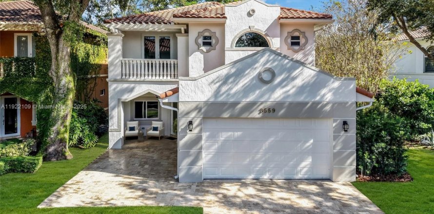 House in Dania Beach, Florida 4 bedrooms, 286.51 sq.m. № 1976257