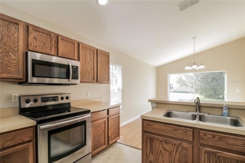 Villa ou maison à louer à Kissimmee, Floride: 4 chambres, 153.66 m2 № 2414018 - photo 9