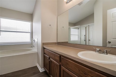 Villa ou maison à louer à Kissimmee, Floride: 4 chambres, 153.66 m2 № 2414018 - photo 12