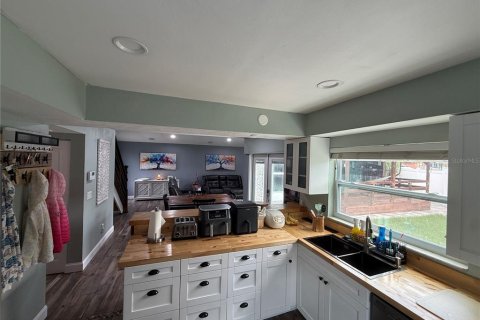 Villa ou maison à vendre à Tampa, Floride: 4 chambres, 139.26 m2 № 2234184 - photo 3