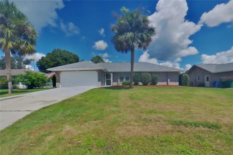 Villa ou maison à Port Charlotte, Floride 3 chambres, 132.29 m2 № 2385949