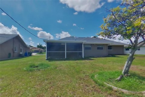 Villa ou maison à louer à Port Charlotte, Floride: 3 chambres, 132.29 m2 № 2385949 - photo 15