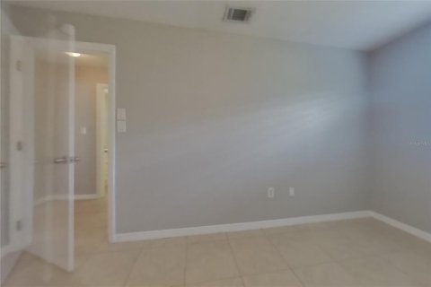 Villa ou maison à louer à Port Charlotte, Floride: 3 chambres, 132.29 m2 № 2385949 - photo 11