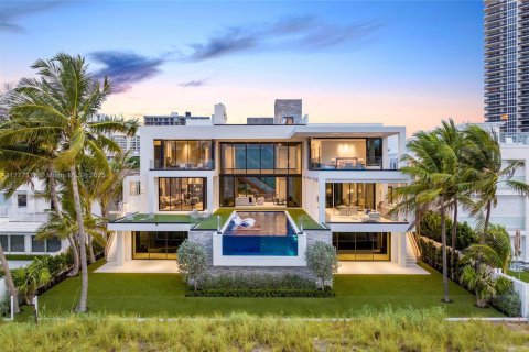 House in Fort Lauderdale, Florida 5 bedrooms, 955.87 sq.m. № 1726256 - photo 3