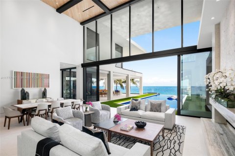 House in Fort Lauderdale, Florida 5 bedrooms, 955.87 sq.m. № 1726256 - photo 9