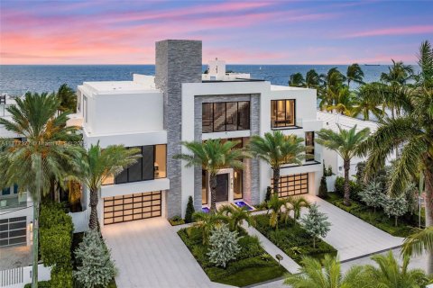 House in Fort Lauderdale, Florida 5 bedrooms, 955.87 sq.m. № 1726256 - photo 1