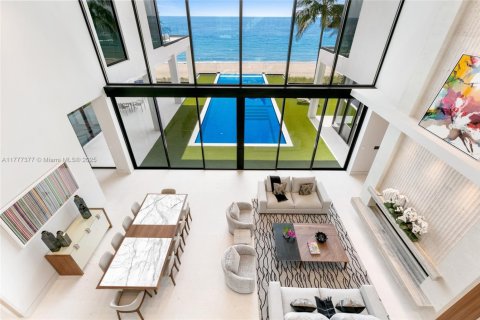House in Fort Lauderdale, Florida 5 bedrooms, 955.87 sq.m. № 1726256 - photo 8