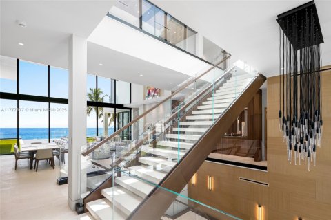House in Fort Lauderdale, Florida 5 bedrooms, 955.87 sq.m. № 1726256 - photo 10