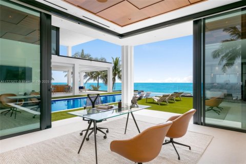 House in Fort Lauderdale, Florida 5 bedrooms, 955.87 sq.m. № 1726256 - photo 13