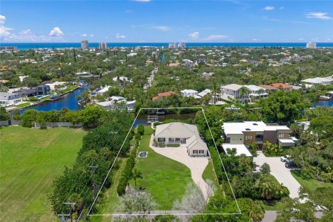 Villa ou maison à vendre à Sarasota, Floride: 3 chambres, 255.95 m2 № 2302336 - photo 5