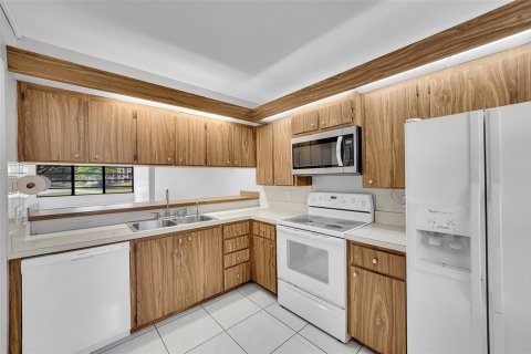 Condominio en alquiler en Davie, Florida, 2 dormitorios, 128.67 m2 № 2078418 - foto 8