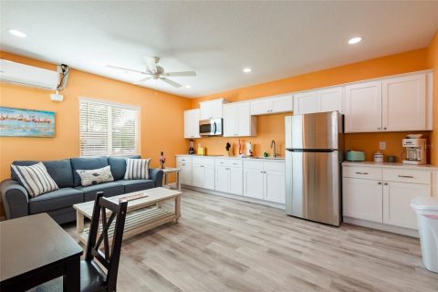 Hotel en venta en Saint Pete Beach, Florida, 648.09 m2 № 1810639 - foto 7