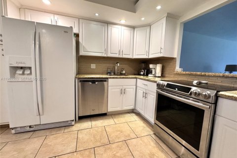 Condominio en alquiler en Pompano Beach, Florida, 3 dormitorios, 134.15 m2 № 2031689 - foto 6