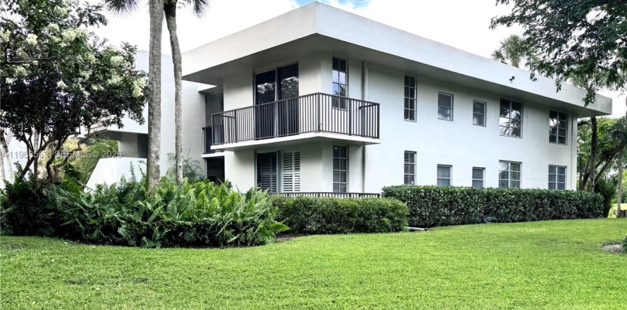 Condominio en Pompano Beach, Florida, 3 dormitorios  № 2031689