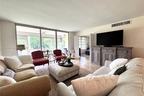 Condominio en alquiler en Pompano Beach, Florida, 3 dormitorios, 134.15 m2 № 2031689 - foto 3