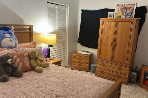 Купить таунхаус в Лодерхилл, Флорида 2 спальни, 80.64м2, № 2079483 - фото 8