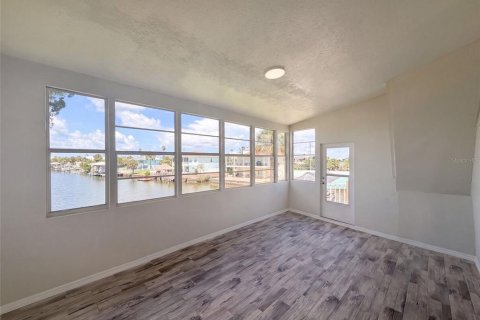Casa en venta en Hernando Beach, Florida, 5 dormitorios, 280.75 m2 № 2310211 - foto 26