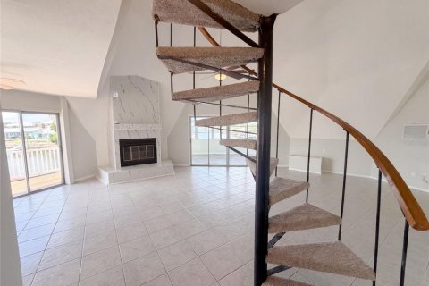 Casa en venta en Hernando Beach, Florida, 5 dormitorios, 280.75 m2 № 2310211 - foto 9