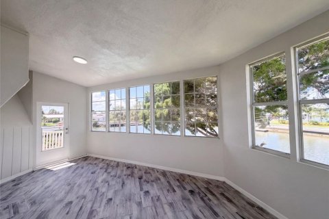 Casa en venta en Hernando Beach, Florida, 5 dormitorios, 280.75 m2 № 2310211 - foto 16