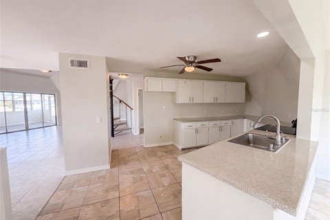 Casa en venta en Hernando Beach, Florida, 5 dormitorios, 280.75 m2 № 2310211 - foto 6
