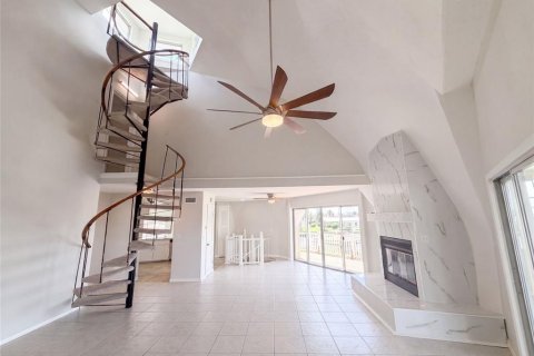 Casa en venta en Hernando Beach, Florida, 5 dormitorios, 280.75 m2 № 2310211 - foto 15