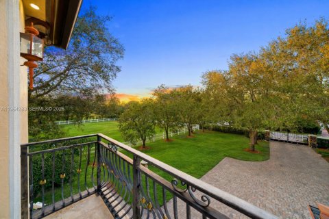 Купить виллу или дом в Майами, Флорида 8 спален, 621.89м2, № 2025905 - фото 8