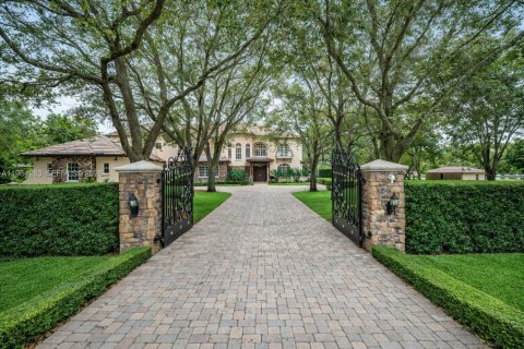 Купить виллу или дом в Майами, Флорида 8 спален, 621.89м2, № 2025905 - фото 3